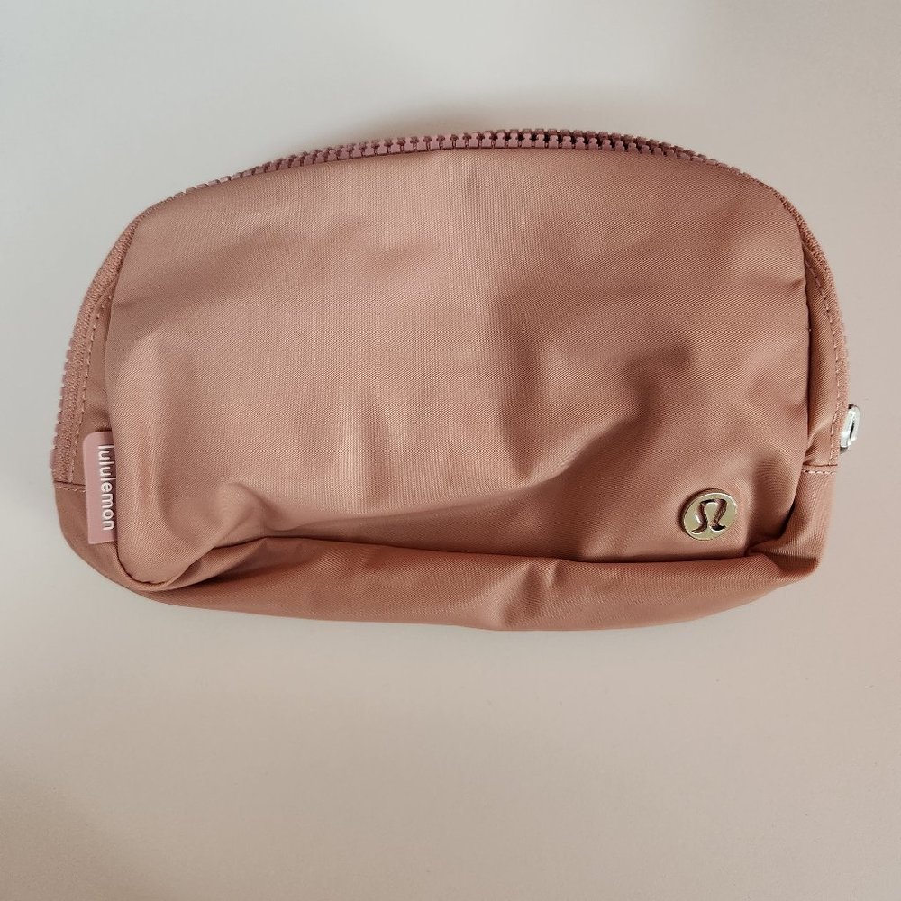 NWT LuLulemon Everywhere Belt Bag - Pink Pastel